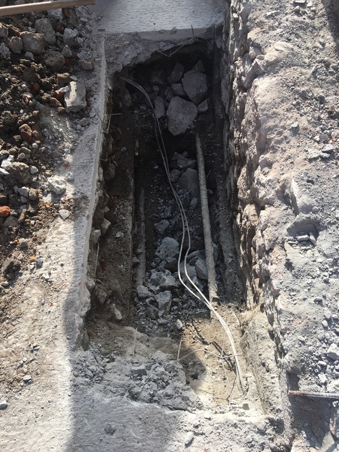 Demolición de muro existente y excavación para cimentación