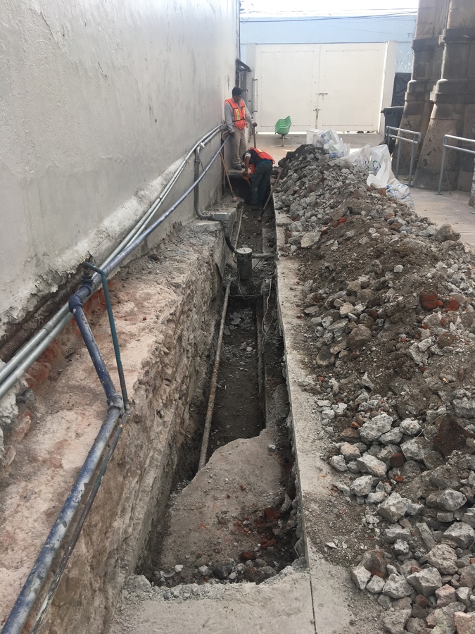 Demolición de muro existente y excavación para cimentación