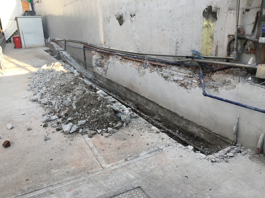 Demolición de muro existente y excavación para cimentación
