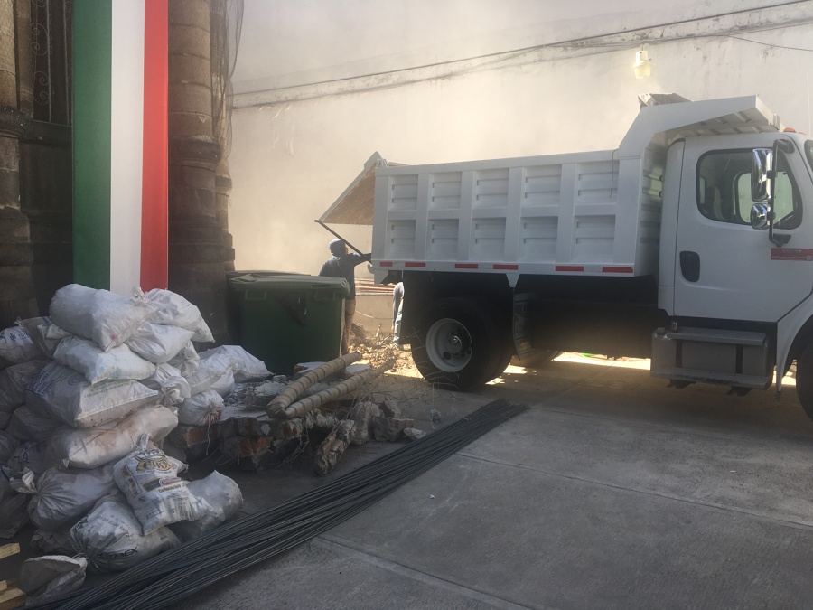 Demolición de muro existente y excavación para cimentación