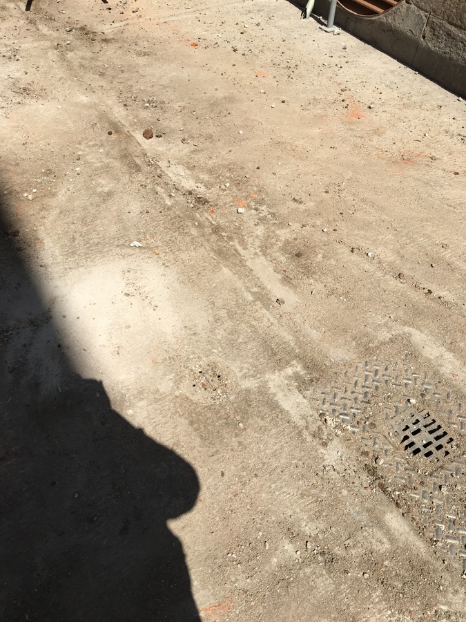 Demolición de muro existente y excavación para cimentación