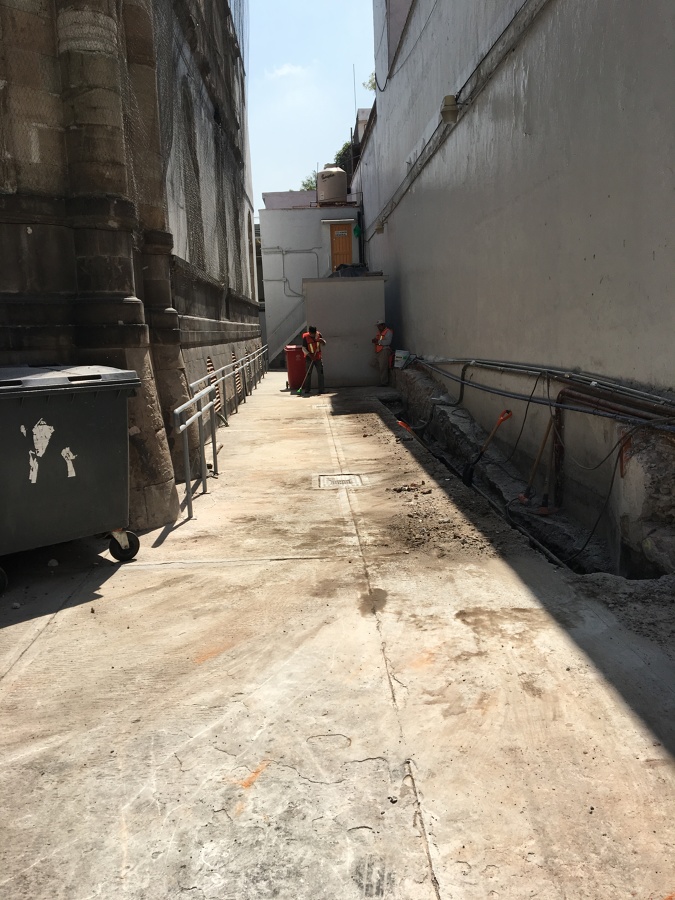 Demolición de muro existente y excavación para cimentación