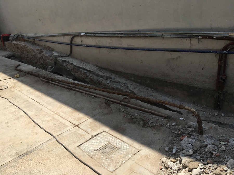 Demolición de muro existente y excavación para cimentación
