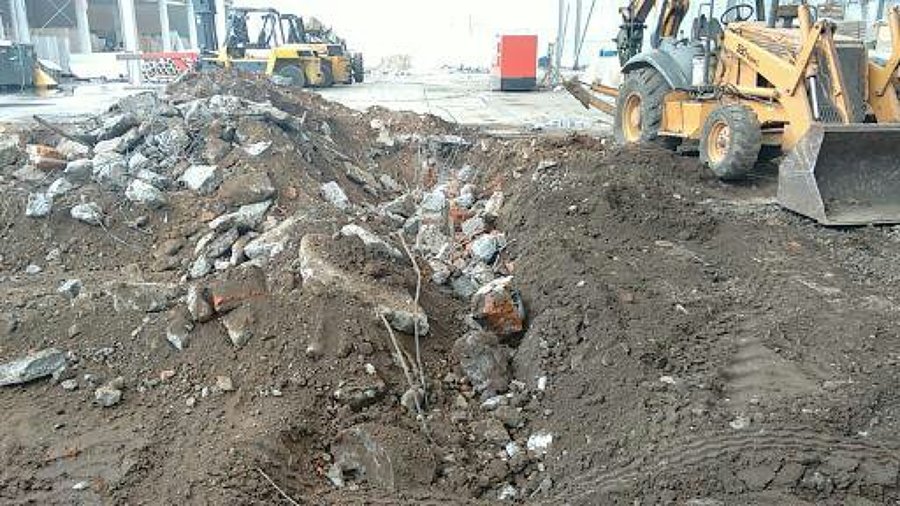 DEMOLICIÓN DE PISO INDUSTRIAL EXISTENTE 