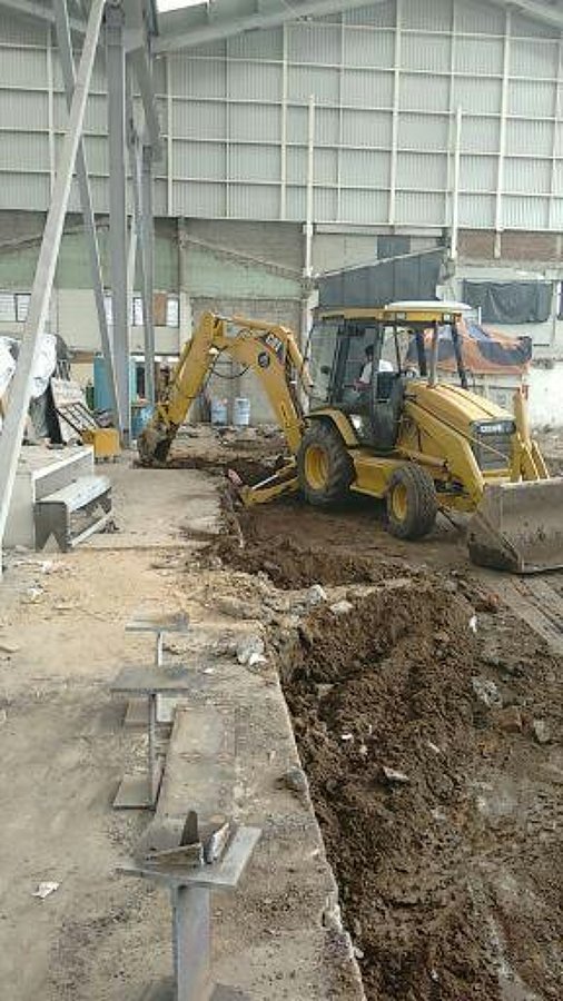 DEMOLICIÓN DE PISO INDUSTRIAL EXISTENTE 