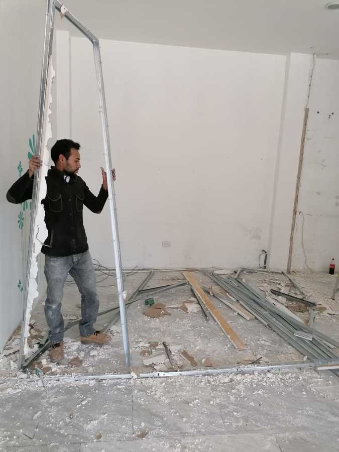 Desmontando muro de Tablaroca.