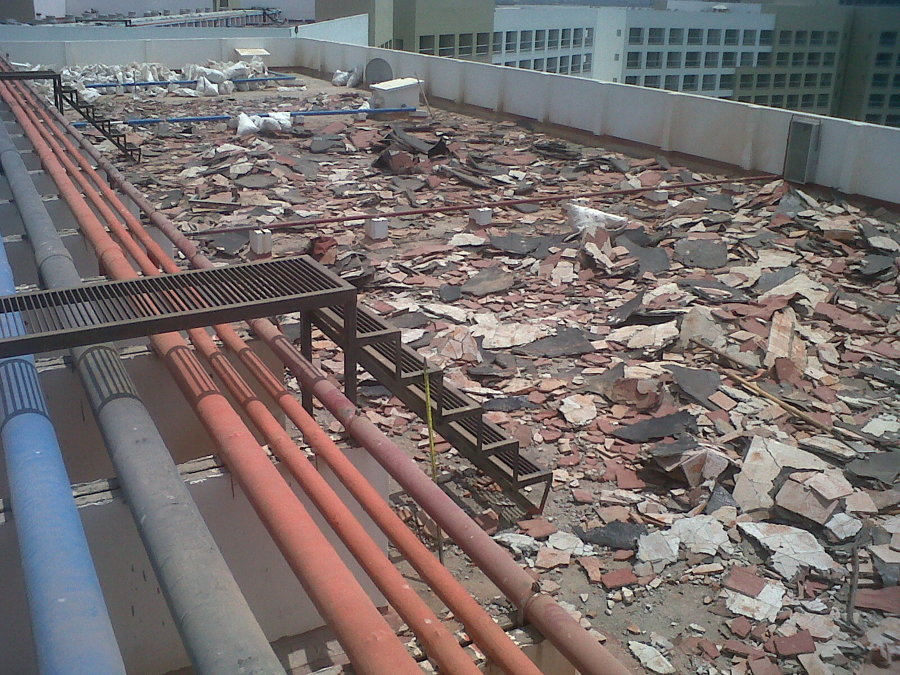 DESPRENDIMIENTO DE MATERIAL EXISTENTE