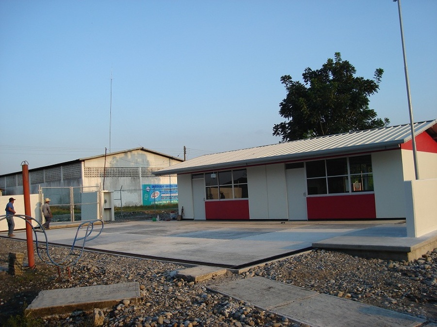 EDIFICIO ESCOLAR EN ALAMO