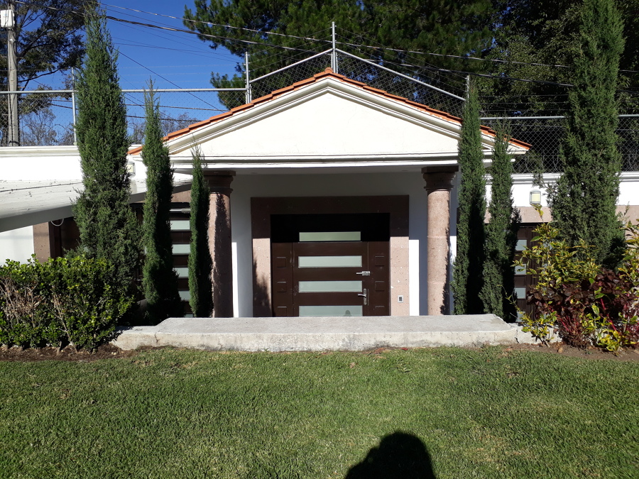 Entrada principal , vista interior.