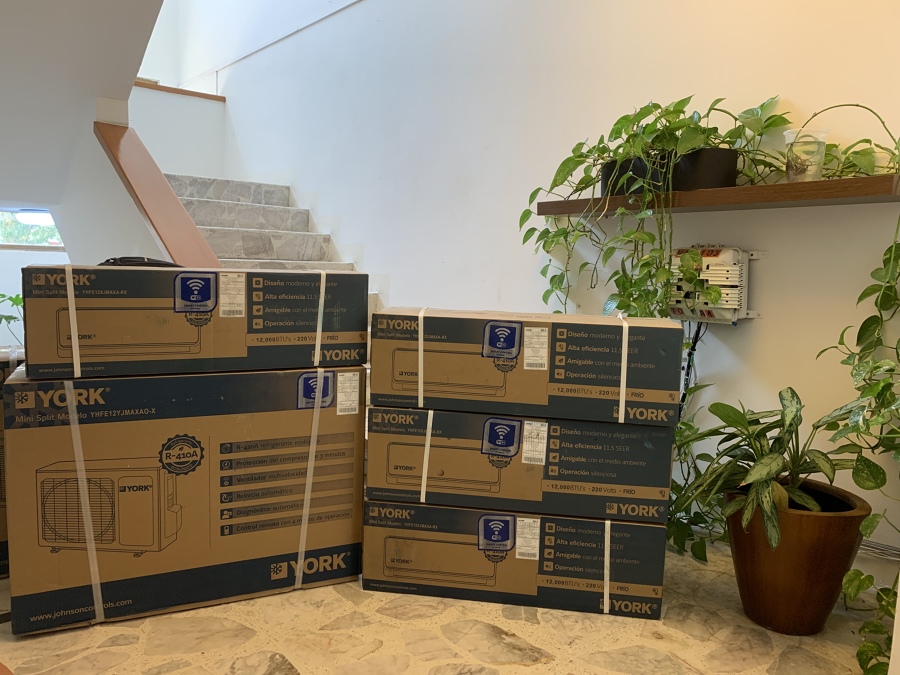 Equipos nuevos listos para instalarse.