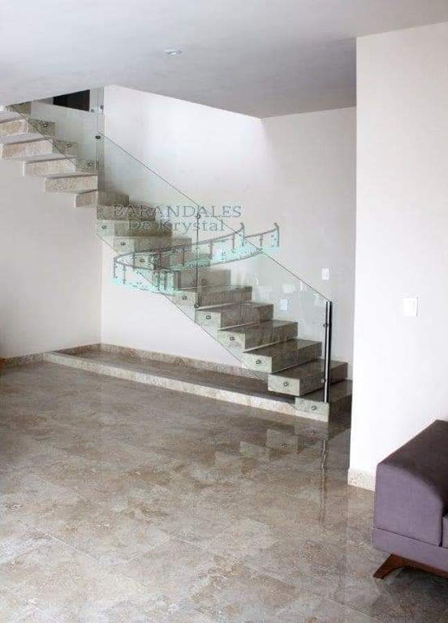 Escalera con poste