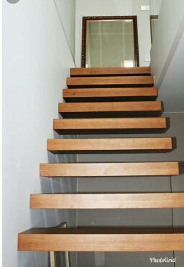 ESCALERAS A PRIMER NIVEL DE LA AMPLIACION