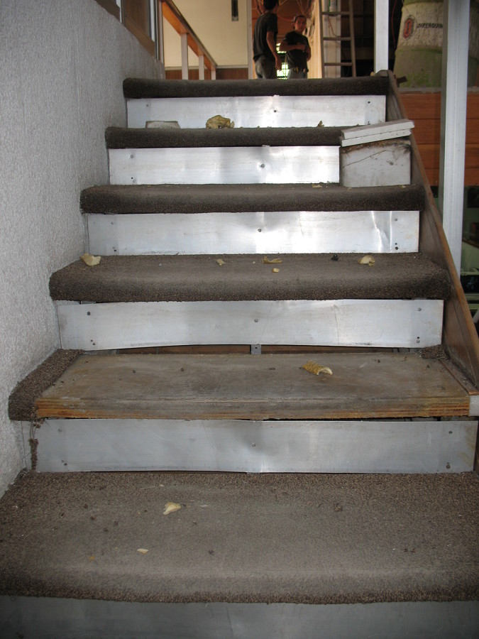 Foto: Escaleras antes de la Remodelación de LAZHER #184311 - Habitissimo