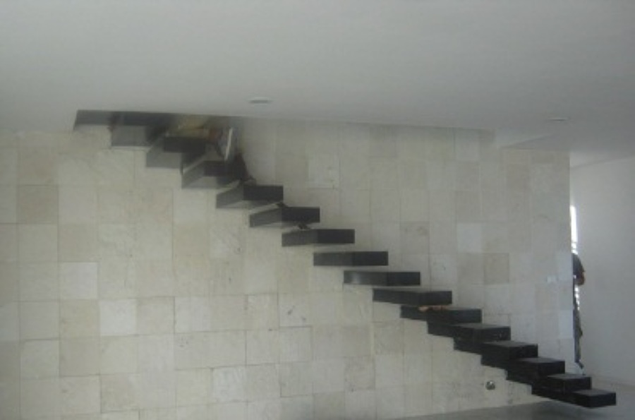 Escalones volados.