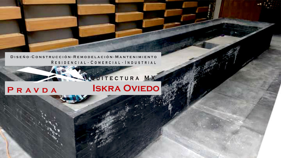 Espejo de agua con especimenes vivos