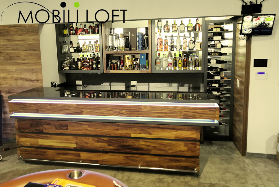 Espejos en parte superior.