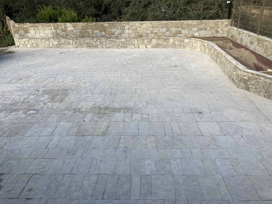 Estacionamiento de piedra