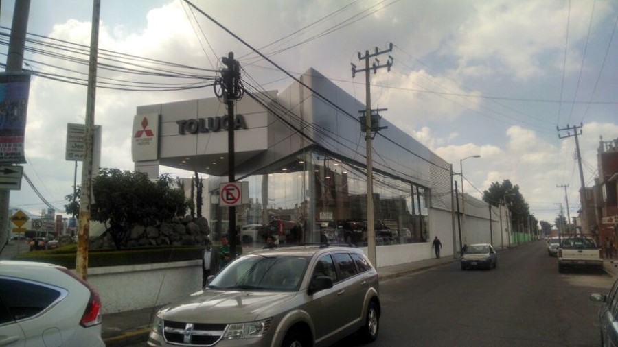 Fachada de Agecia Mitsubishi Toluca