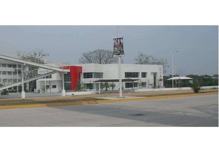 FACHADA LATERAL