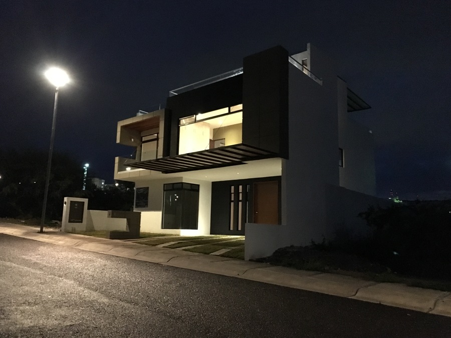 Fachada Principal-Colindancia