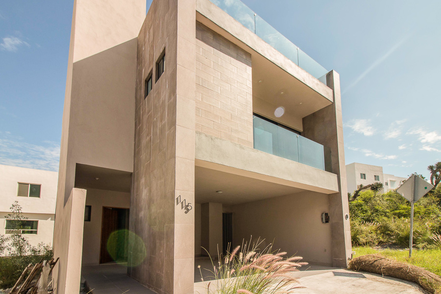 Frente de la casa