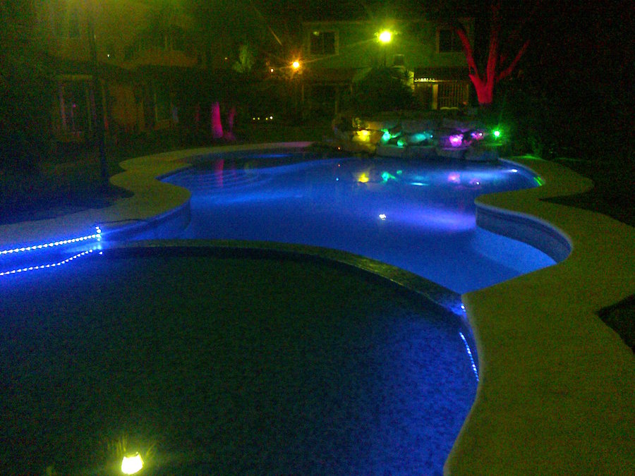 ILUMINACIÓN DE ALBERCA, PEÑASCO, Y CHAPOTEADERO