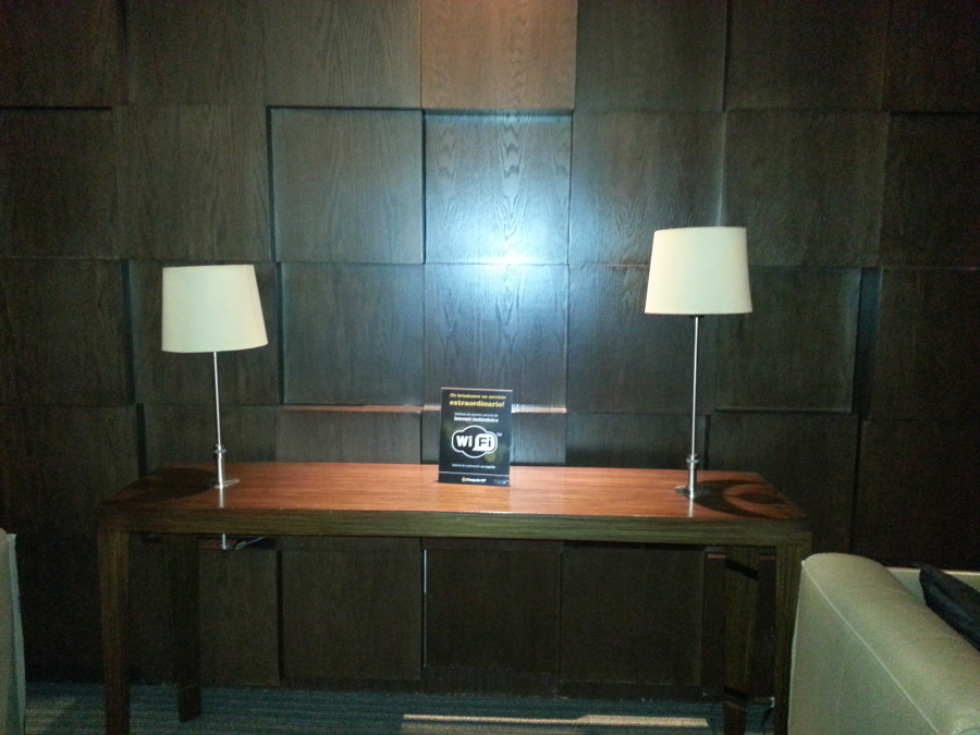 Iluminación  de sala VIP de cine cinepolis Santa Fe