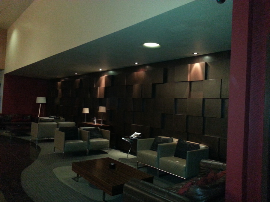 Iluminación  de sala VIP de cine cinepolis Santa Fe