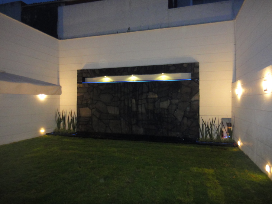 Iluminación jardín posterior