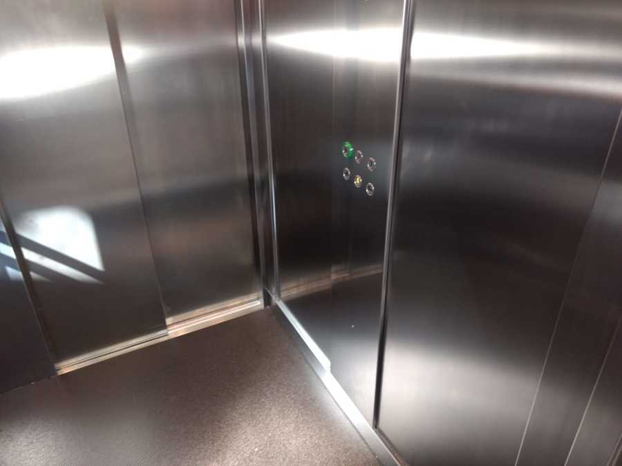 Instalación de ascensor MRL para 11 personas 3 niveles