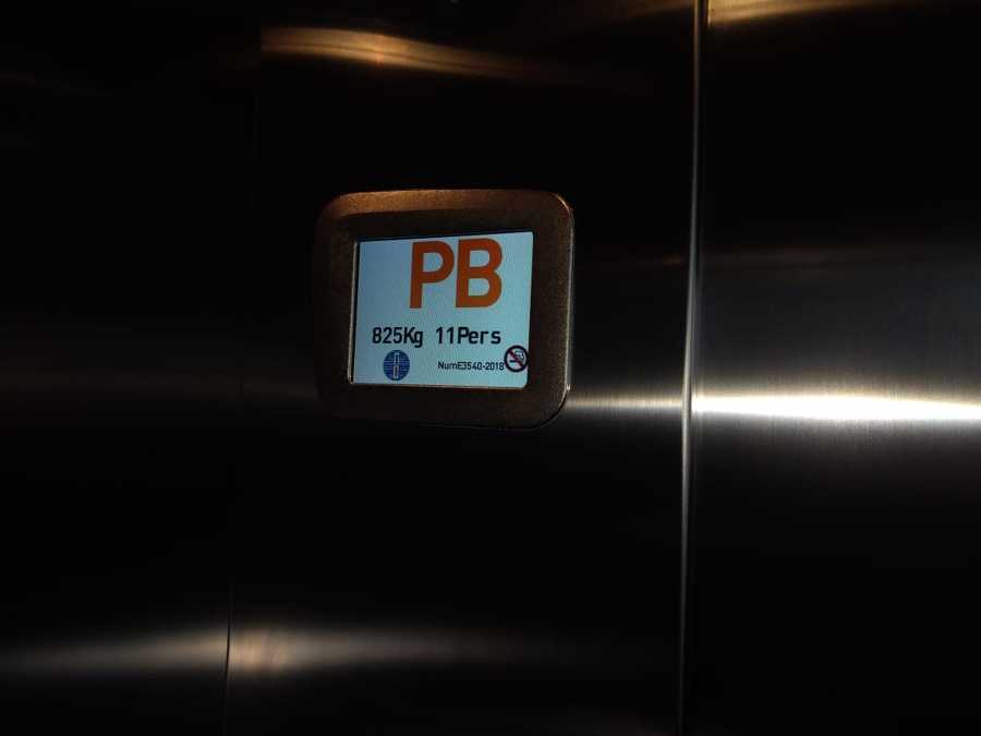 Instalación de ascensor MRL para 11 personas para 3 niveles