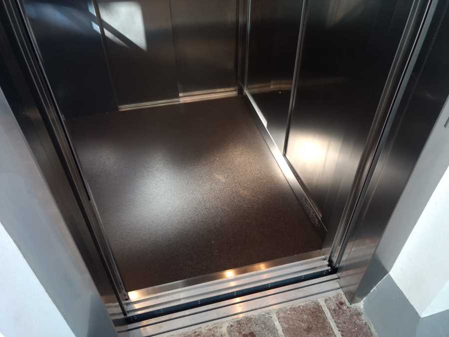 Instalación de ascensor MRL para 11 personas para 3 niveles