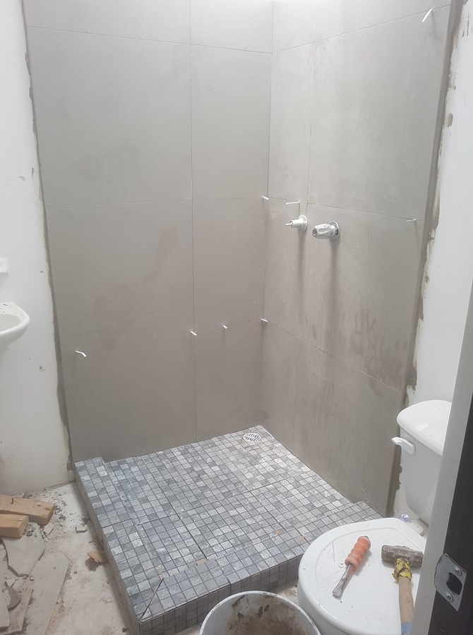 Foto: Instalacion de Azulejo,piso y Sardinel de Remodelacion E
