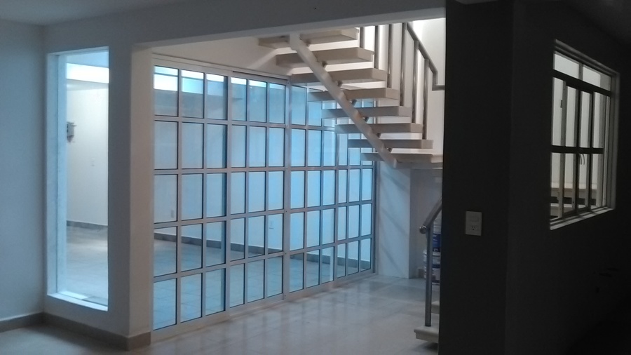 INSTALACIÓN DE CANCELERÍA DE ALUMINIO