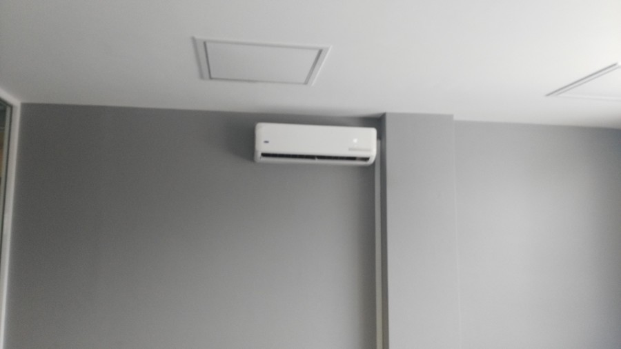 Instalacion de equipo mini split de 1.5 T.R.