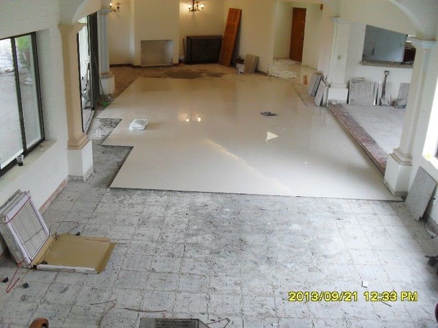 Instalación de piso en residencia.