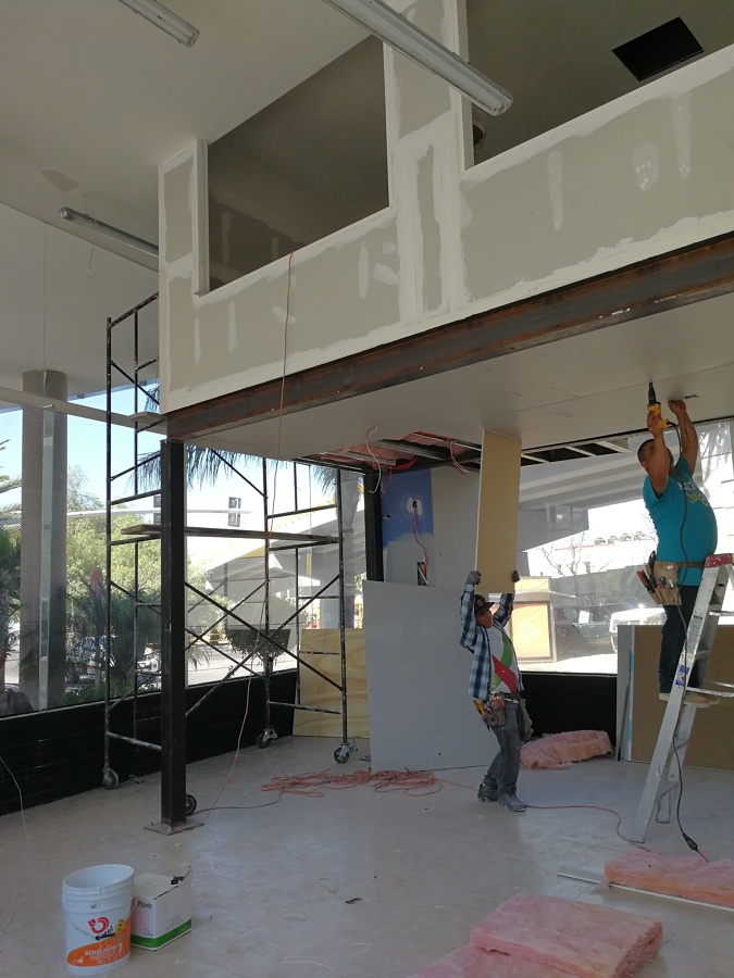 INSTALACIÓN DE PLAFON EN MEZANINE