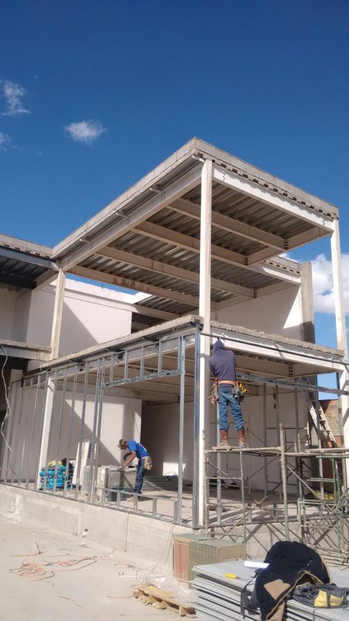 Foto: Instalacion Estructura Metalica para Panel Durock Fachada