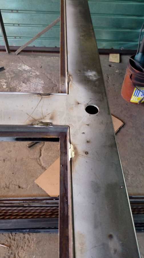 Instalación y fabricación de portón de acceso