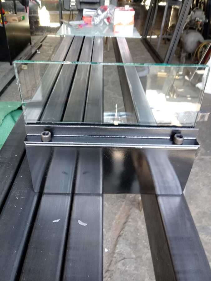 Instalación y fabricación de portón de acceso