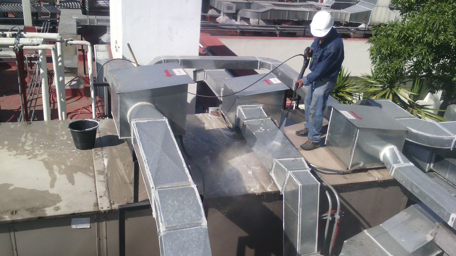 INSTALACIÓN Y LIMPIEZA DE DUCTOS PARA UMAS