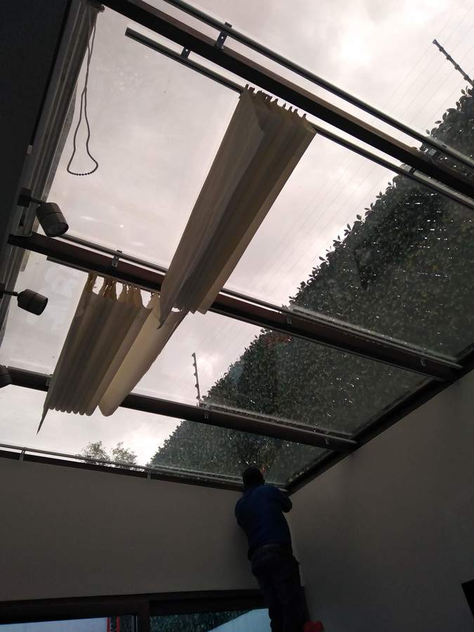 instalando persianas
