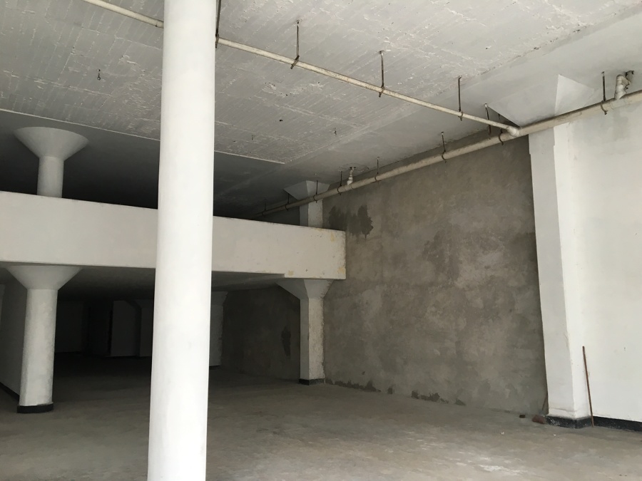 INTERIOR DE LOCAL COMERCIAL