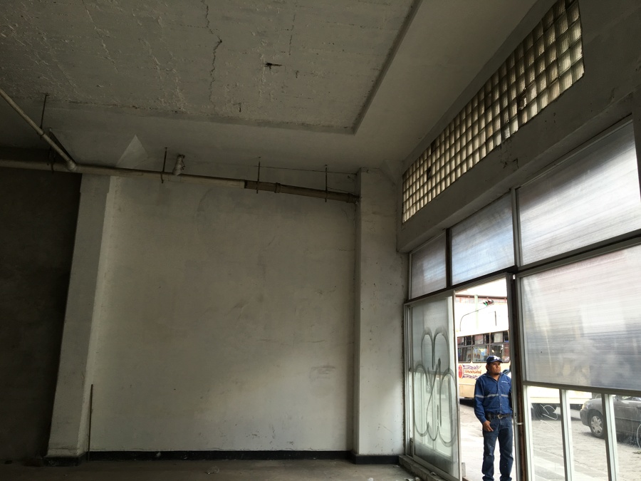 INTERIOR DE LOCAL COMERCIAL