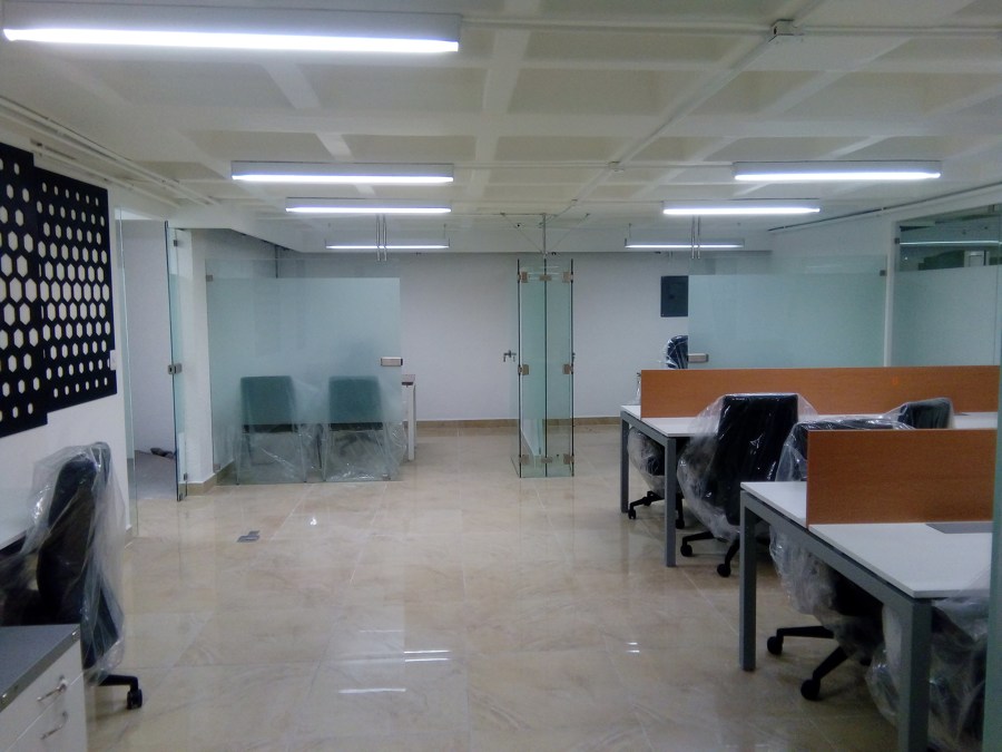 Interior de oficina de láminas  perforadas