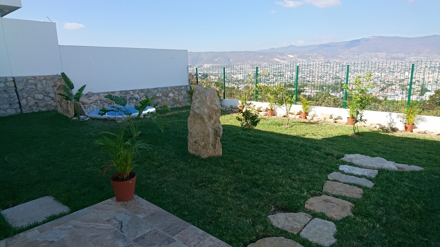 JARDIN TRASERO