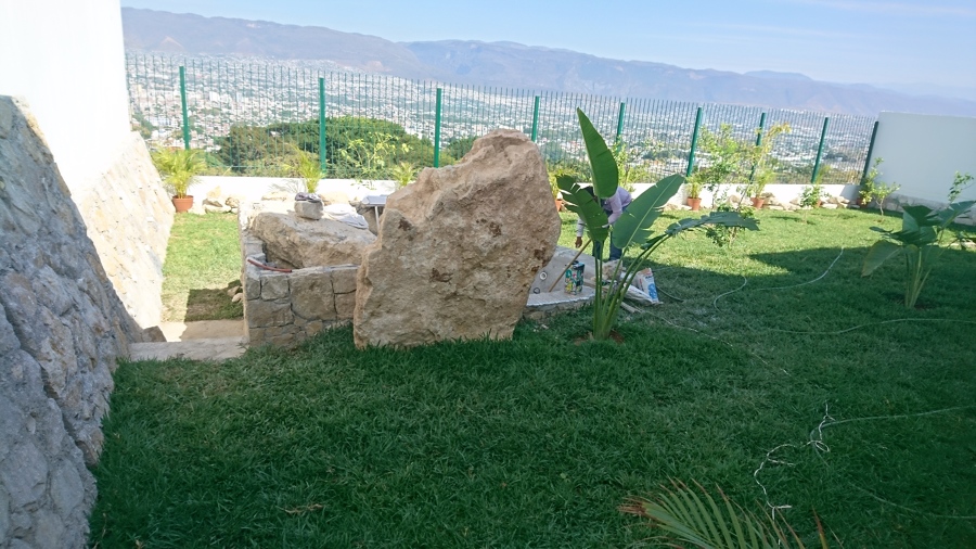 JARDIN TRASERO CON VISTA DE LA CIUDAD