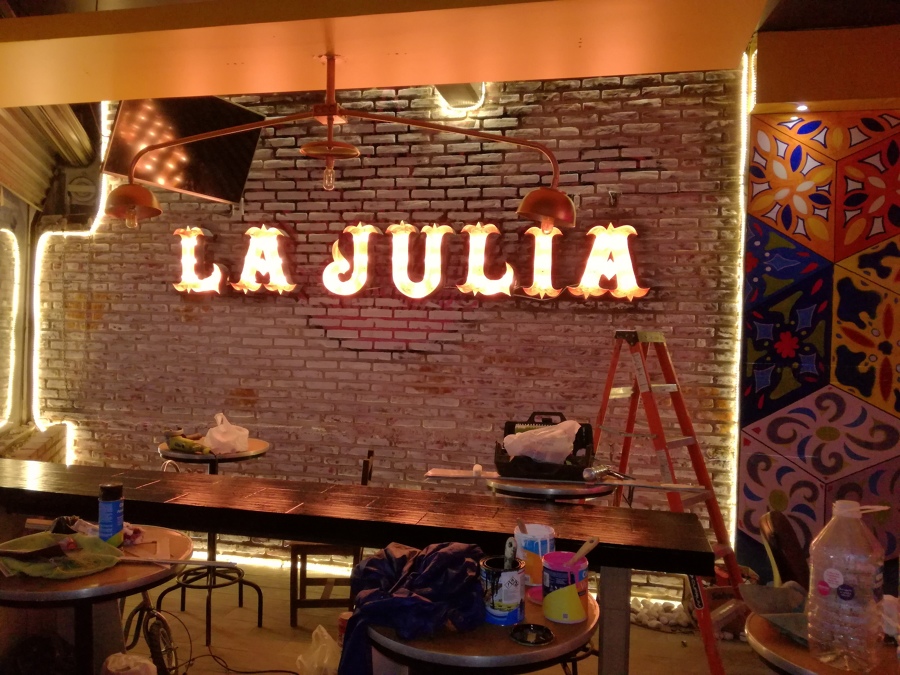 letras vintage, tiras de led