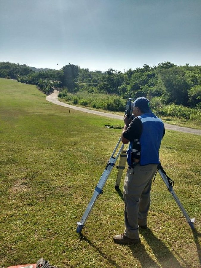 levantamiento de campo de golf