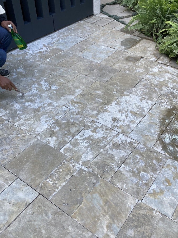 Limpieza de mezcla en pisos